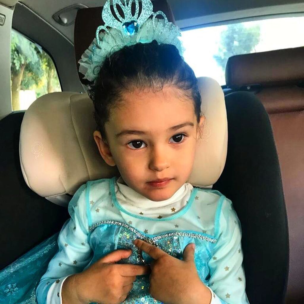 Μάνος Πανταζής: Παιχνίδια στην πισίνα με την μόλις 10 μηνών κορούλα του