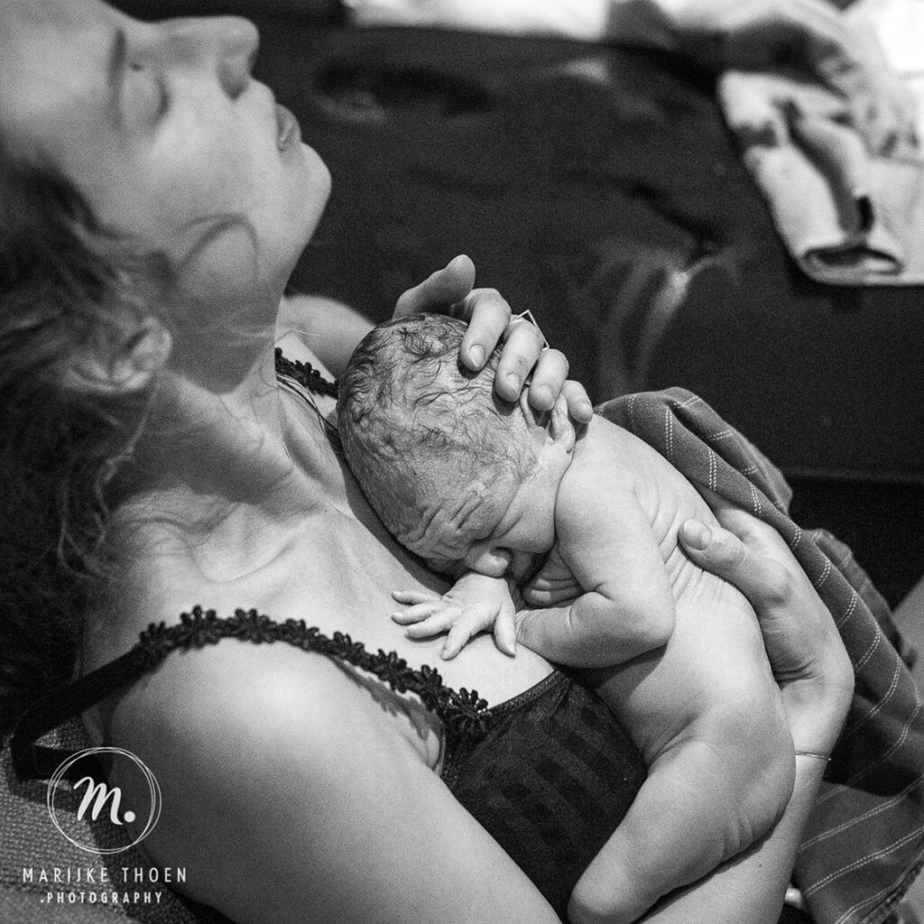 Δέκα ασπρόμαυρες φωτογραφίες νεογέννητων που αξίζει να δείτε (pics) 