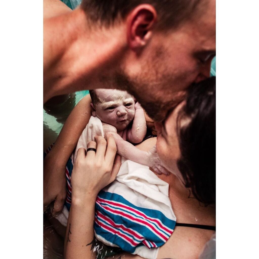 Μαμά και νεογέννητο: Τα μοναδικά συναισθήματα της πρώτης αγκαλιάς (pics)