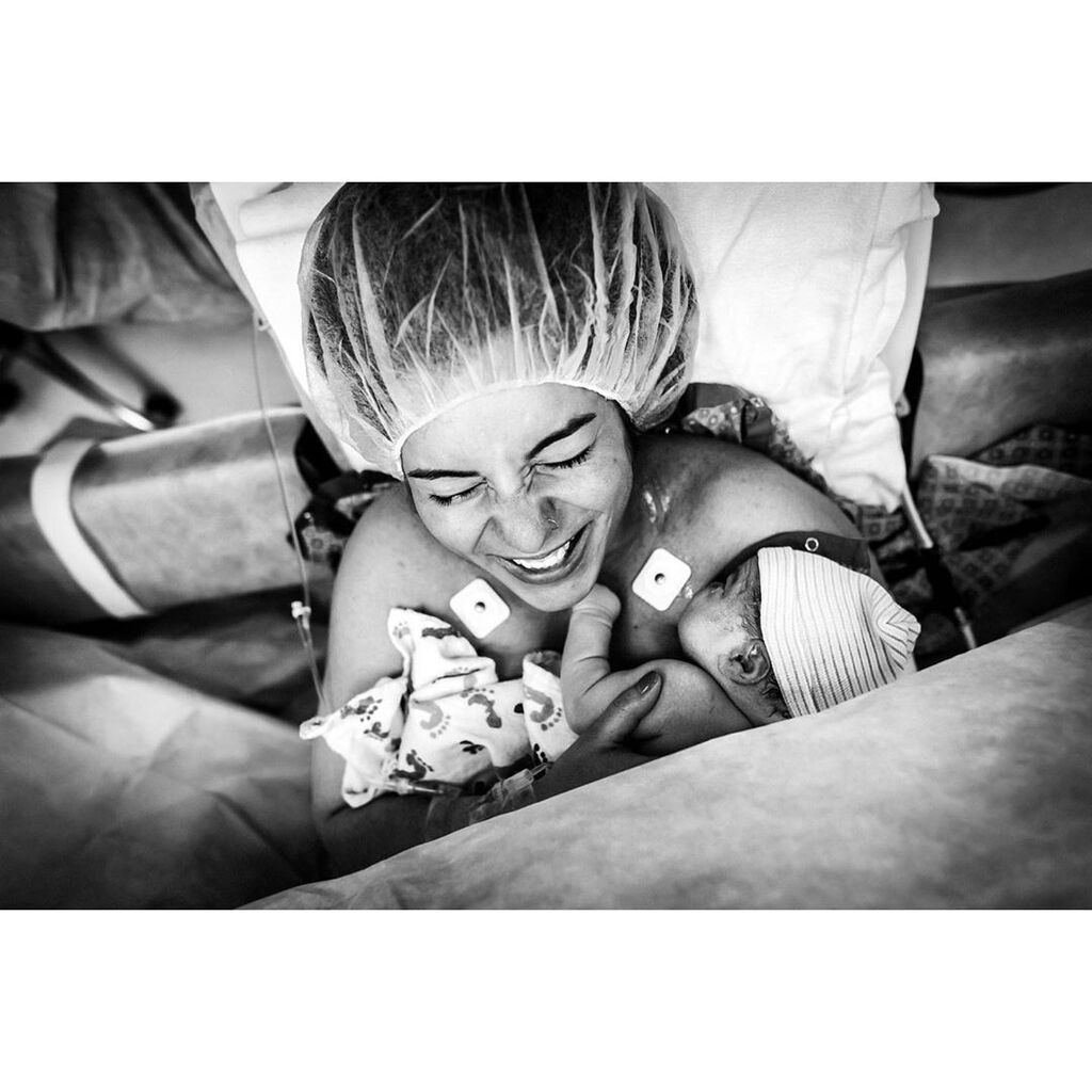 Μαμά και νεογέννητο: Τα μοναδικά συναισθήματα της πρώτης αγκαλιάς (pics)