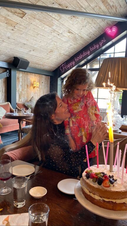 Η κόρη της γνωστής ηθοποιού έγινε 4 ετών - Δείτε την τούρτα γενεθλίων