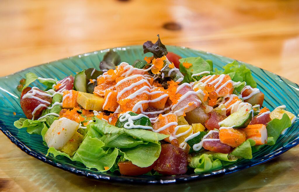 Σαλάτα με σολομό