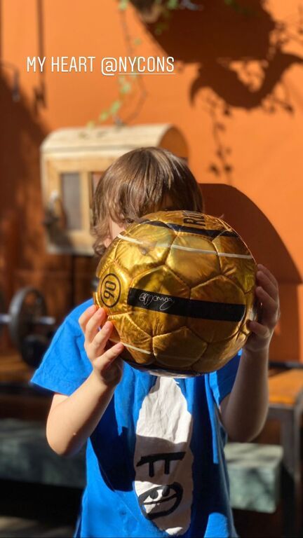 Ρούλα Ρέβη: Τι σου είναι τα γονίδια... Δείτε τι κάνει η κόρη της (pic)