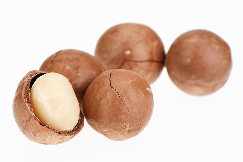 Macadamias: Τα Macadamias είναι πλούσια σε μονοακόρεστα λίπη που μπορούν να ενισχύσουν την υγεία της καρδιάς.