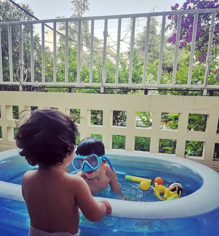 Κατερίνα Παπουτσάκη: Για μπάνιο με τον γιο της -Δείτε την υπέροχη πόζα τους