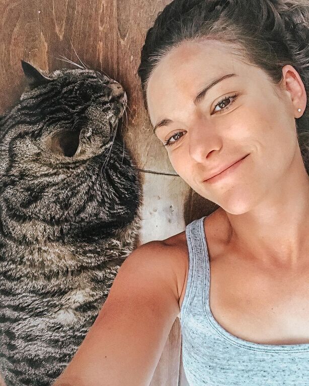 Γνωρίστε τον Mr. B τo μεγαλύτερο & βαρύτερο γάτο του διαδικτύου (pics)