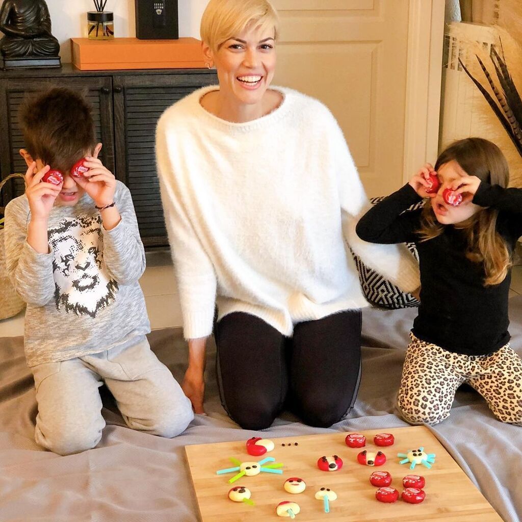 Mini me: Ελληνίδα μαμά και κόρη ποζάρουν μαζί μετά από καιρό