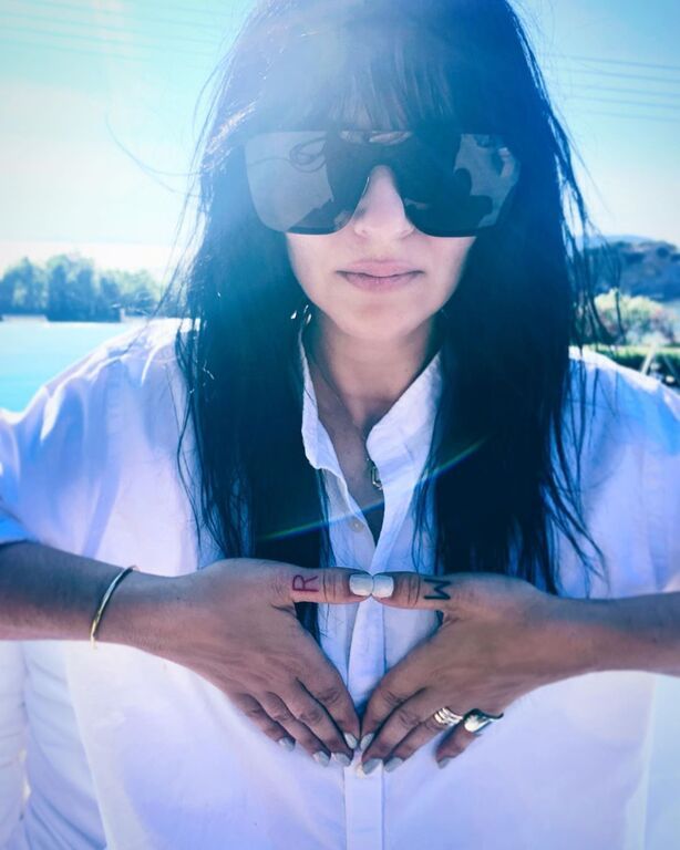 Ζενεβιέβ Μαζαρί: Δείτε τα τατουάζ που έκανε για τα παιδιά της