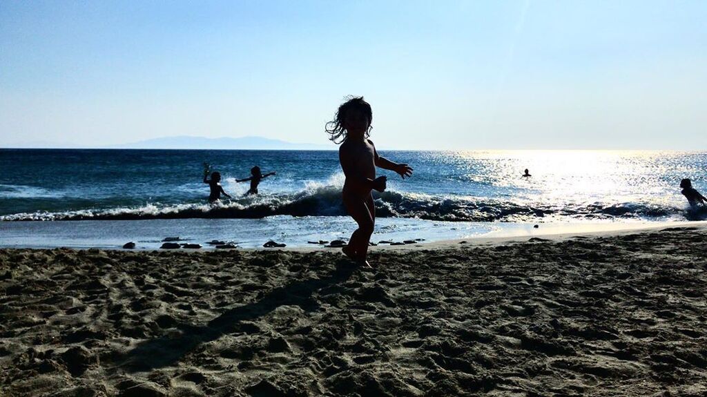 Ζενεβιέβ Μαζαρί: Δείτε τα τατουάζ που έκανε για τα παιδιά της