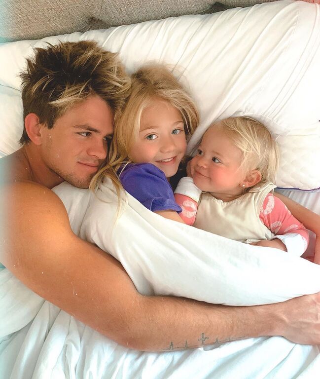 Η οικογένεια με τους εκατομμύρια followers & τις απίθανες αναρτήσεις (vid+pic)