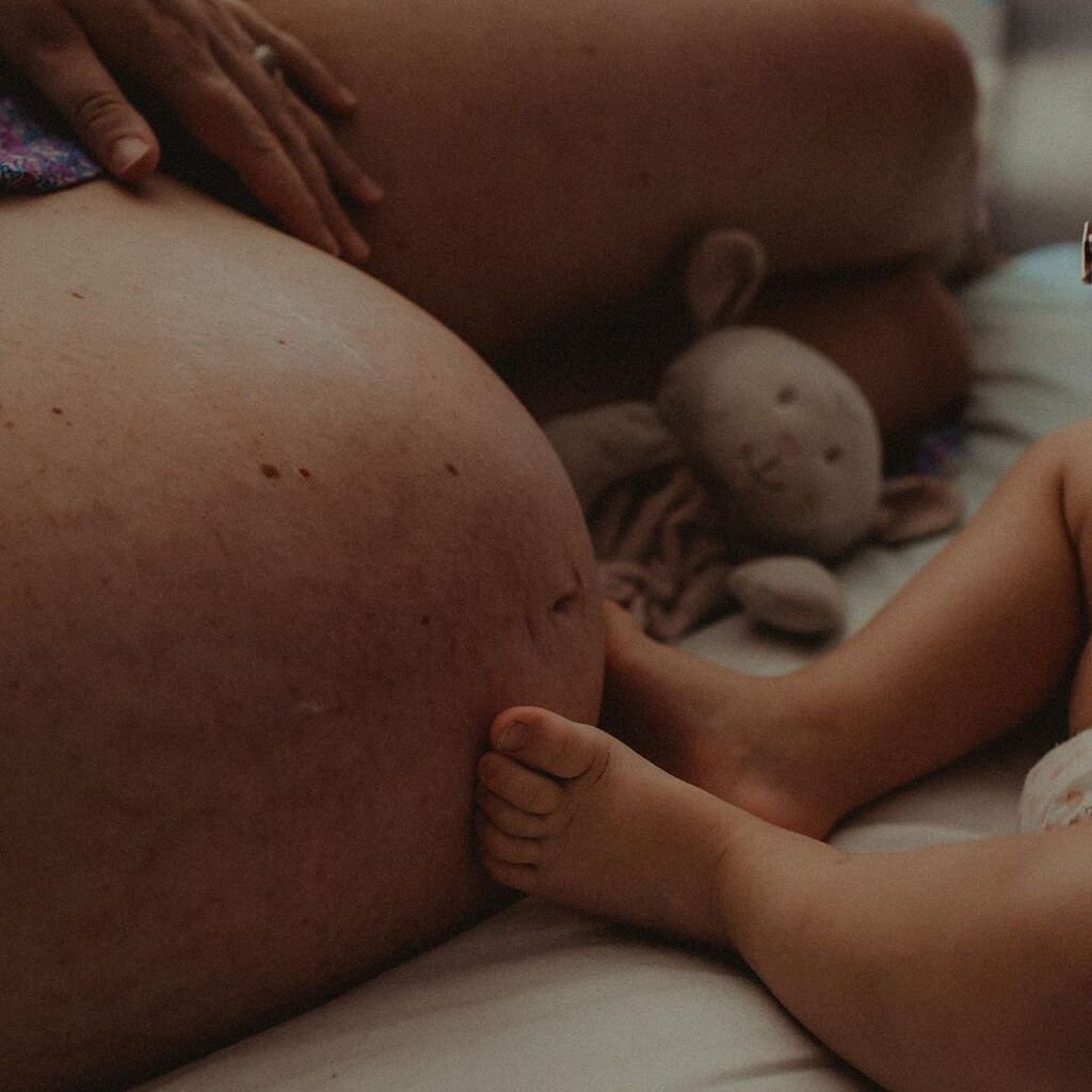 Όταν η μεγάλη αδελφή περιμένει το νέο μέλος της οικογένειας-Μοναδικές φώτο 