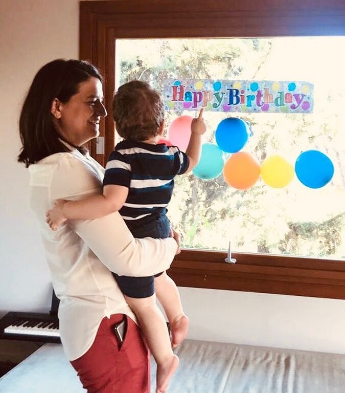 Νίκη Κεραμέως: Έβγαλε selfie με τον γιο της φορώντας μάσκα - Δείτε τους