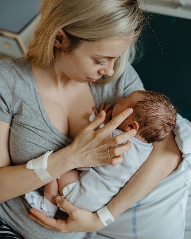 Οι πρώτες στιγμές γονιών με τα μωρά τους μέσα από υπέροχες φωτογραφίες