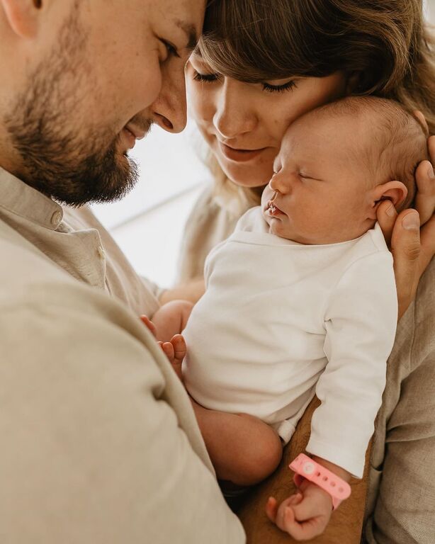 Οι πρώτες στιγμές γονιών με τα μωρά τους μέσα από υπέροχες φωτογραφίες