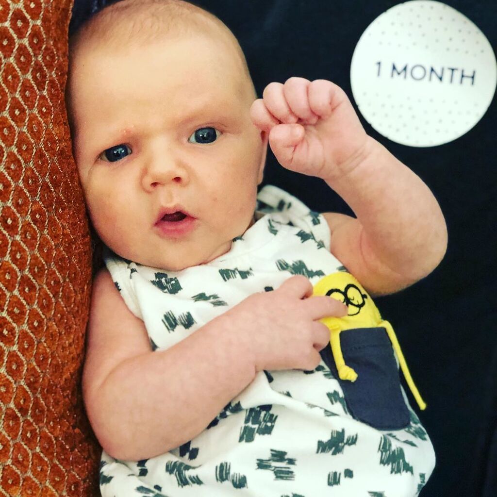 Χρήστος Βασιλόπουλος: Οι πρώτες διακοπές με τον 2 μηνών γιο του (pics)