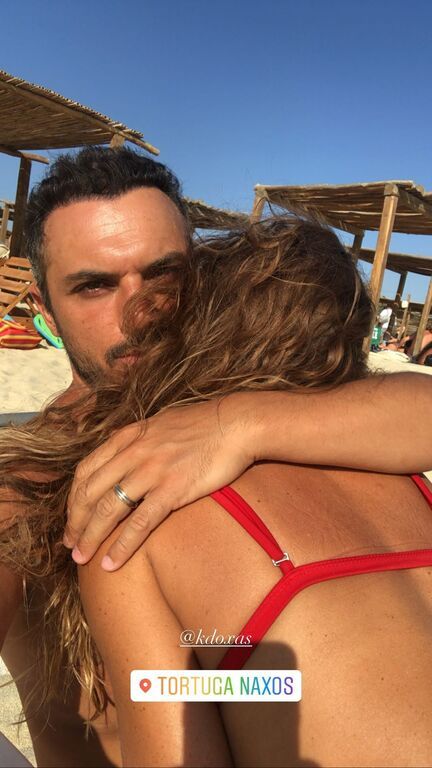 Κώστας Δόξας: Δείτε την υπέροχη φώτο με την κόρη του & τη σύζυγό του