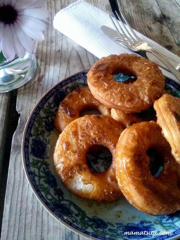 Από εδώ και πέρα η διαδικασία είναι ίδια με αυτή των κανονικών λουκουμάδων.