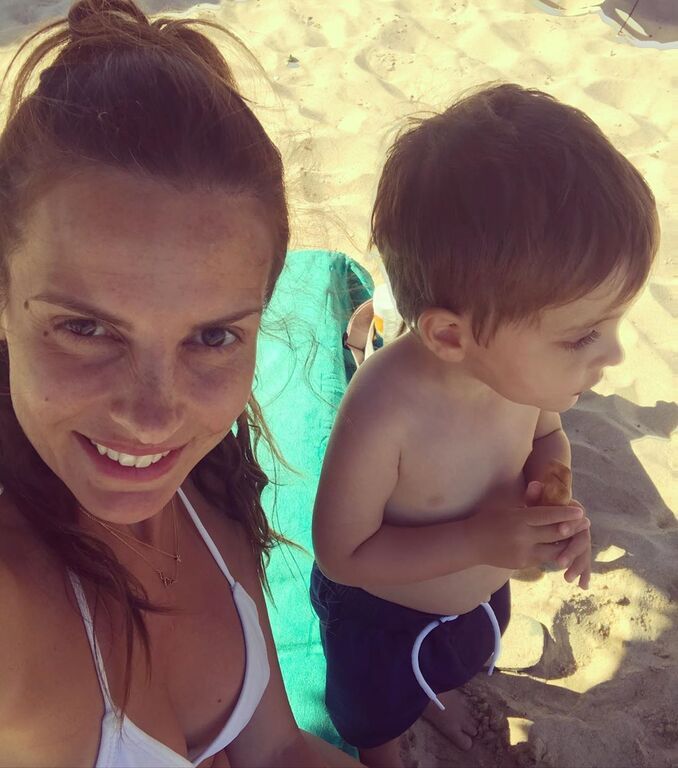 Ελένη Καρποντίνη: Η απίθανη φώτο του μικρού γιου της που είχε γενέθλια