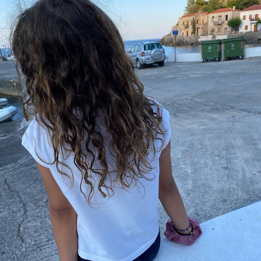 Ηλέκτρα Λύρα: Το τρυφερό φιλί στον μπαμπά της έλιωσε το Instagram