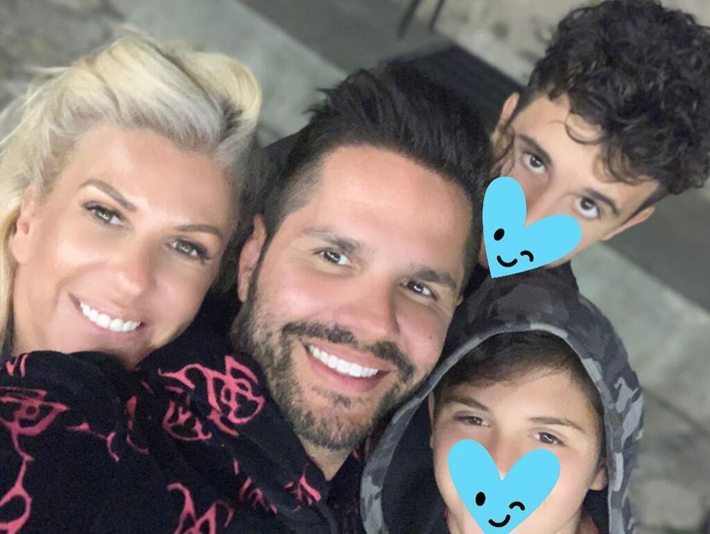 Γιώργος Τσαλίκης: Μοναδική η φώτο που δημοσίευσε η Δώρα με τους γιους της