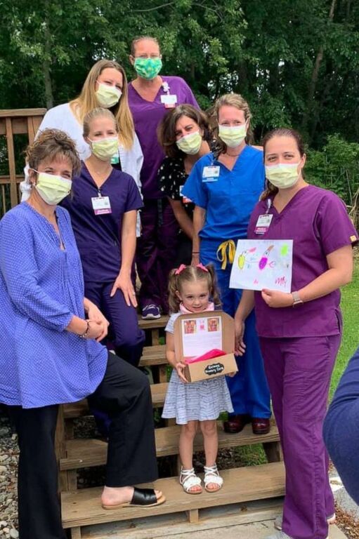 Υπέροχο! 3χρονο κοριτσάκι έφτιαξε 1000 μπισκότα - Ο λόγος θα σας συγκινήσει