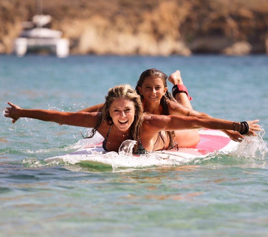 Κι όμως! Αυτή η μικρή «γοργόνα» είναι κόρη διάσημης Ελληνίδας μαμάς