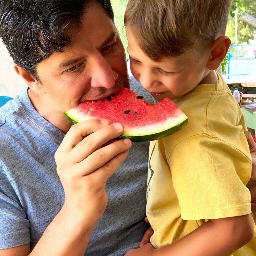 «Καλό μήνα με χαμόγελα!» - Η απίστευτη φώτο του Σάκη Ρουβά με τον Απόλλωνα