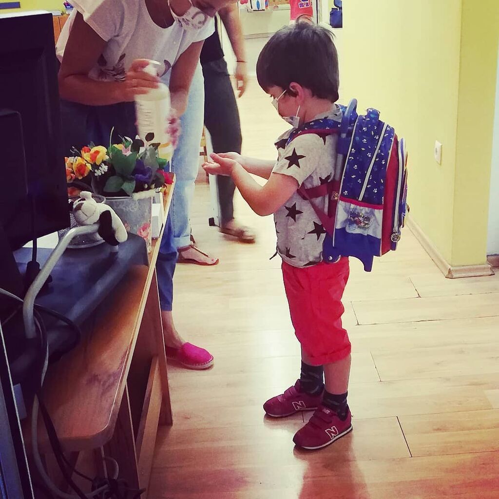 Ο γιος της Αλίκης Κατσαβού και του αείμνηστου Κώστα Βουτσά, Φοίβος.