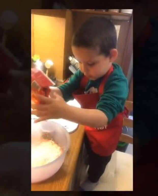 Πάνος Ιωαννίδης: Παίζει με τον ανιψιό του στον κήπο και το Instagram λιώνει