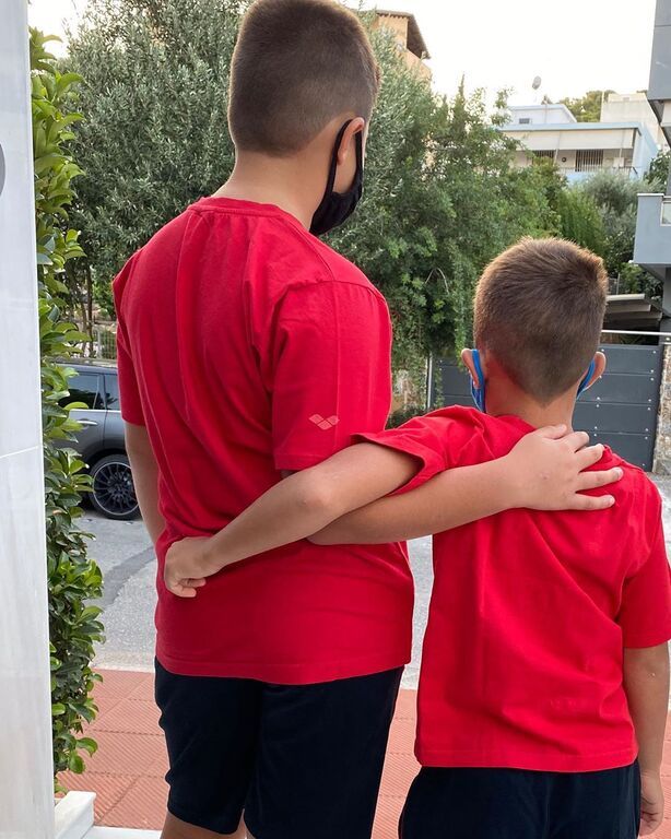 Φαίη Σκορδά: "Καλημέρα κ καλή εβδομάδα!!!!
Ποια μαμά έχει αγωνία για την πρώτη μέρα στο σχολείο κ δεν κοιμήθηκε ;?
Καλή πρόοδο κι ευλογία σε όλα τα παιδάκια μας και στα πρωτάκια μας, που έχουν φέτος να διαχειριστούν τόσα καινούργια πράγματα , δύναμη και