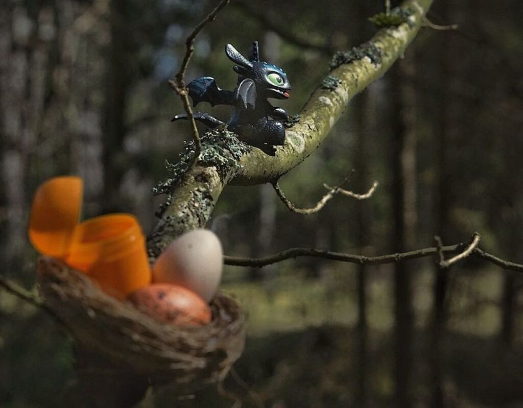 Φωτογράφος και μαμά απαθανατίζει πώς βλέπουν τα παιδιά τα παιχνίδια τους