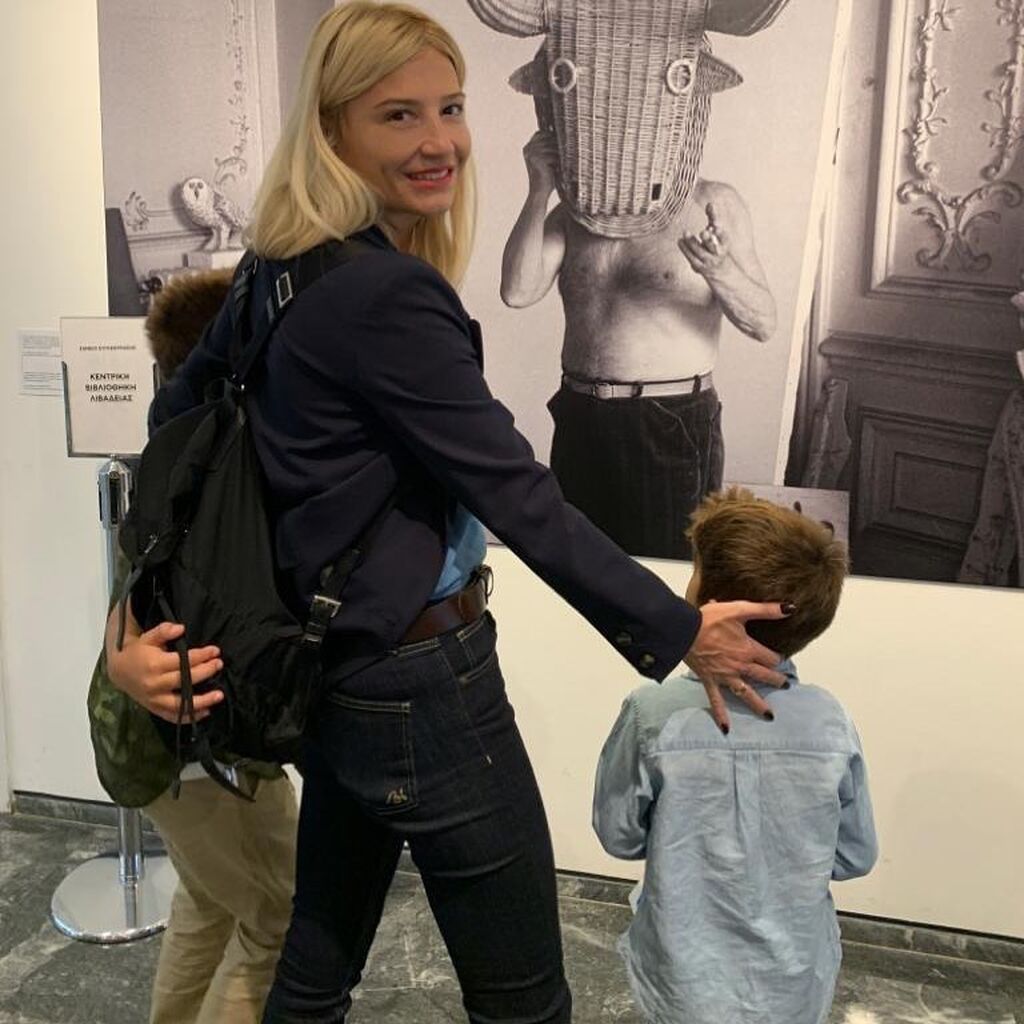 «Μαμά, είσαι αστεία!» - Πώς είδαν τη Φαίη Σκορδά οι γιοί της & ξεκαρδίστηκαν