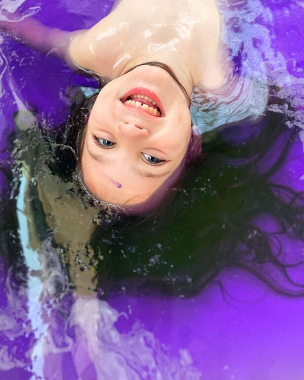 Γέννησε πρόωρα και η φωτογραφία της συγκινεί