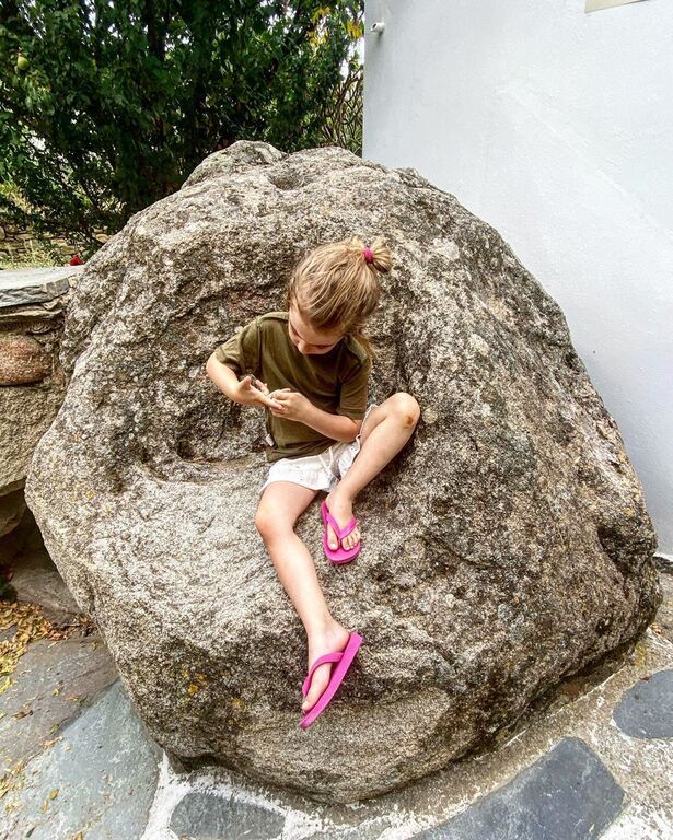 Ρούλα Ρέβη: Δείτε πώς φωτογράφισε την κόρη της στην Ακρόπολη