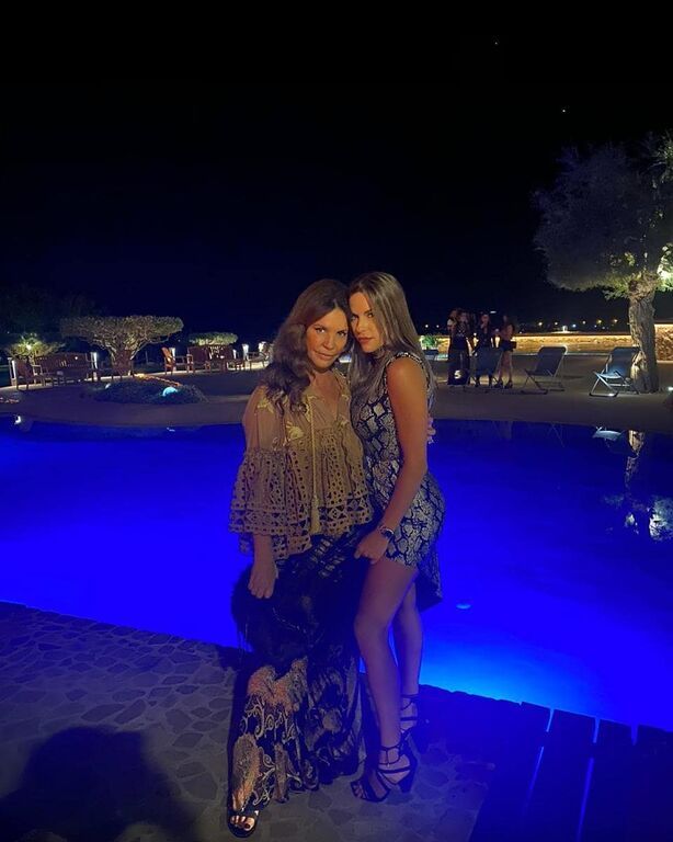 Βάνα Μπάρμπα: Ποζάρει αγκαλιά με την κόρη της, Φαίδρα