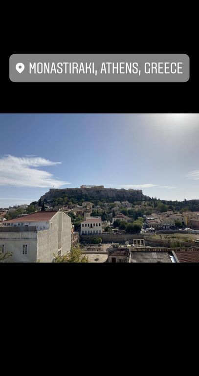 Νόνη Δούνια: Βόλτα με την οικογένειά της - Η κόρη της έχει αλλάξει πολύ