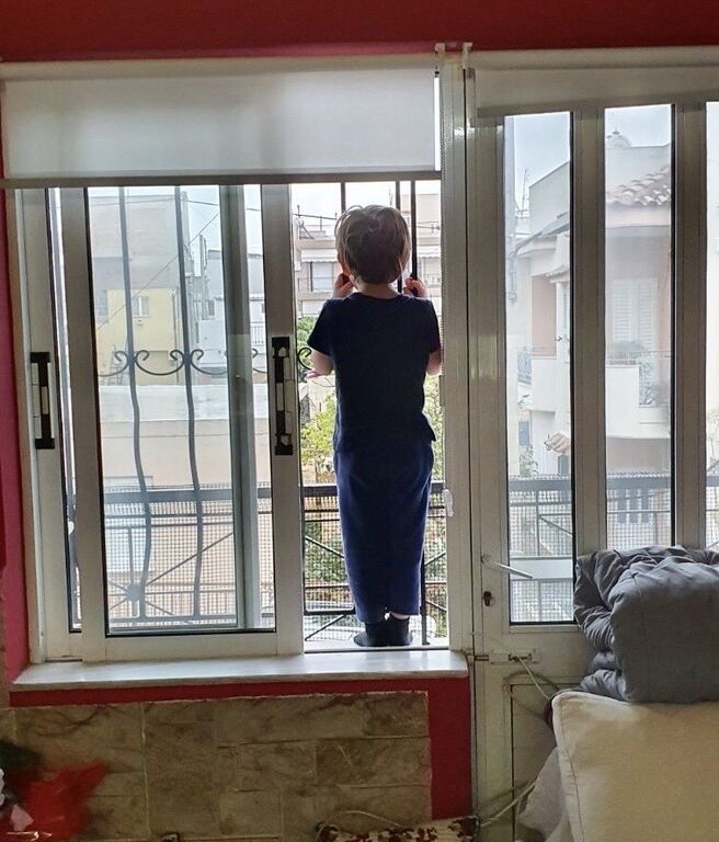 Βουτσινά - Μελέτης: Δείτε τι ζωγράφισε ο γιος τους για την αδελφή του 