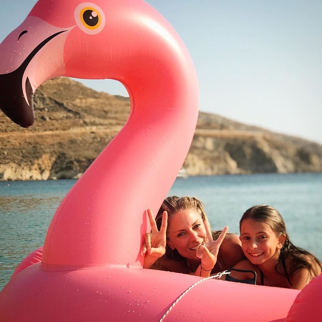 Blast from the past: Ελληνίδα παρουσιάστρια μας δείχνει φώτο της εγκυμοσύνης