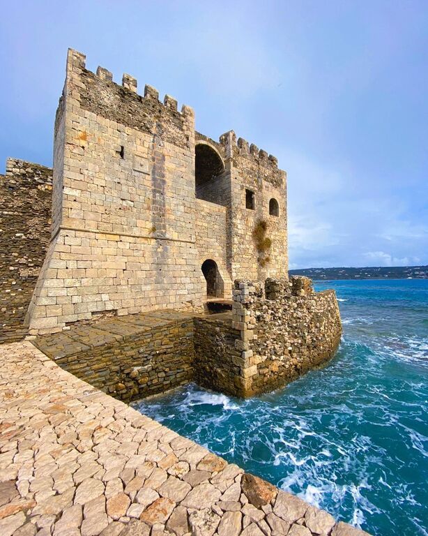 Δούκισσα Νομικού:«Ένα κάστρο και ο ιππότης μου»-Η τρυφερή φώτο με τον Σάββα