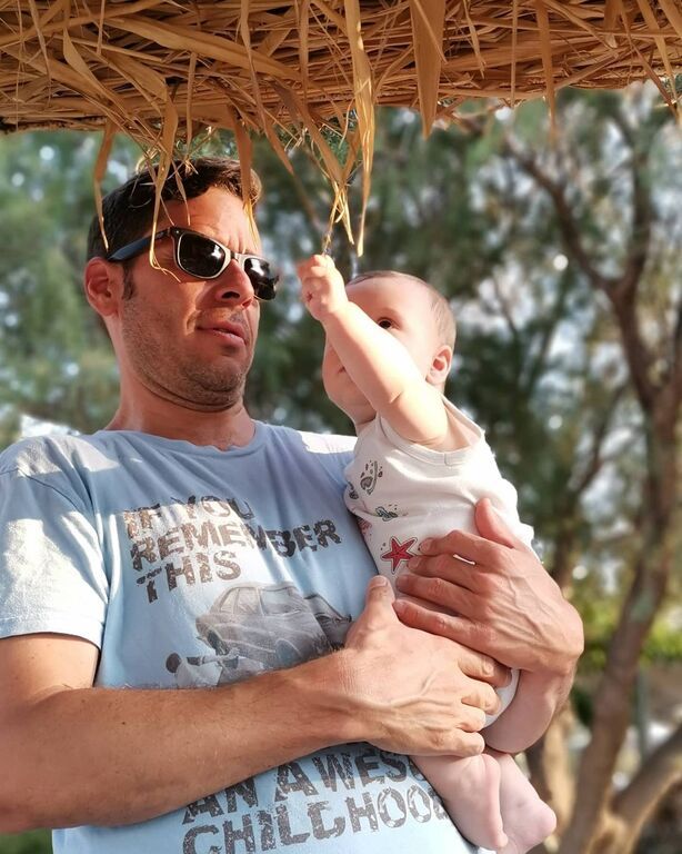 Αλεξάνδρα Ούστα: Μεσημεριανή σιέστα με τον γιο της εν μέσω καραντίνας