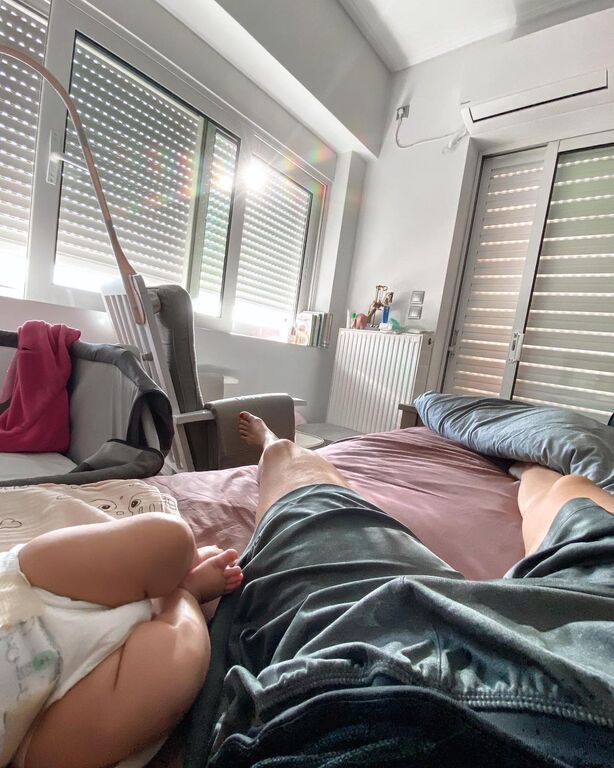 Νικολέτα Ράλλη: Βόλτα με τη μπέμπα της εν μέσω καραντίνας