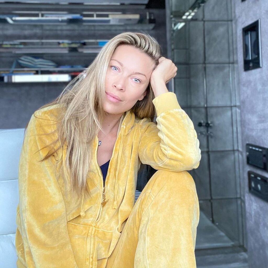 Μία βελουτέ φόρμα όπως η Μαριέττα Χρουσαλά