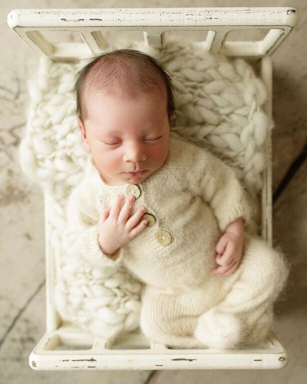 Μαμά βγάζει το μωρό της τις πιο απίθανες φωτογραφίες (pics)