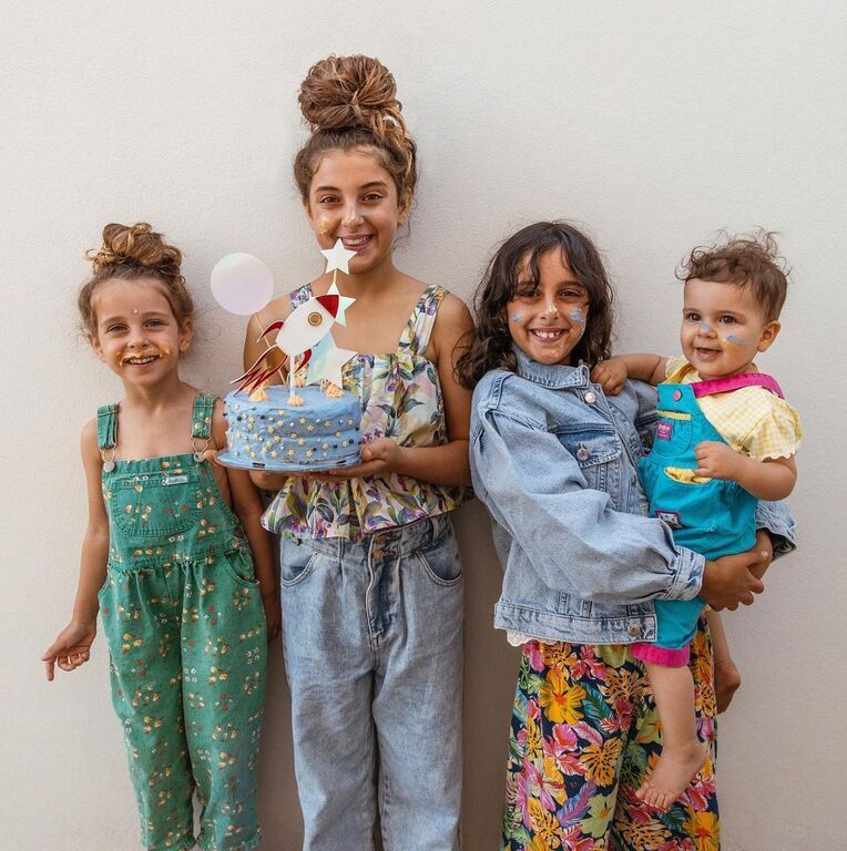 Μαμά τεσσάρων κοριτσιών ανεβάζει τις πιο απίθανες φωτογραφίες τους (pics)