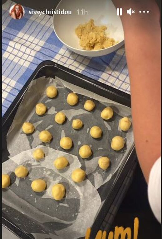 Σίσσυ Χρηστίδου: Δείτε το γιορτινό γλυκό που έφτιαξε με τους γιους της