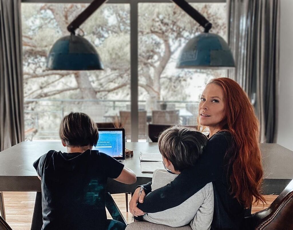 Σίσσυ Χρηστίδου: Δείτε το γιορτινό γλυκό που έφτιαξε με τους γιους της