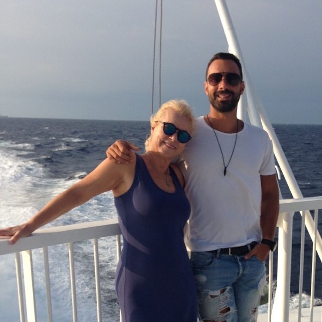 Σάκης Τανιμανίδης: Η ανάρτηση της μητέρας του για τον ερχομό των διδύμων