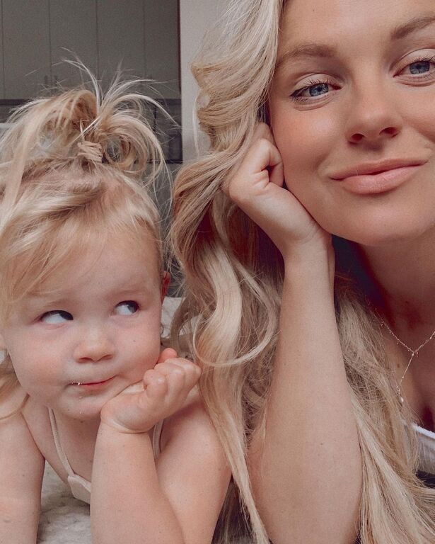 Τις selfies αυτής της μαμάς με το μωρό της αξίζει να τις δείτε (pics)