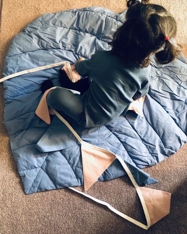 Ποια γνωστή Ελληνίδα ηθοποιός είναι το κοριτσάκι της φωτογραφίας; 