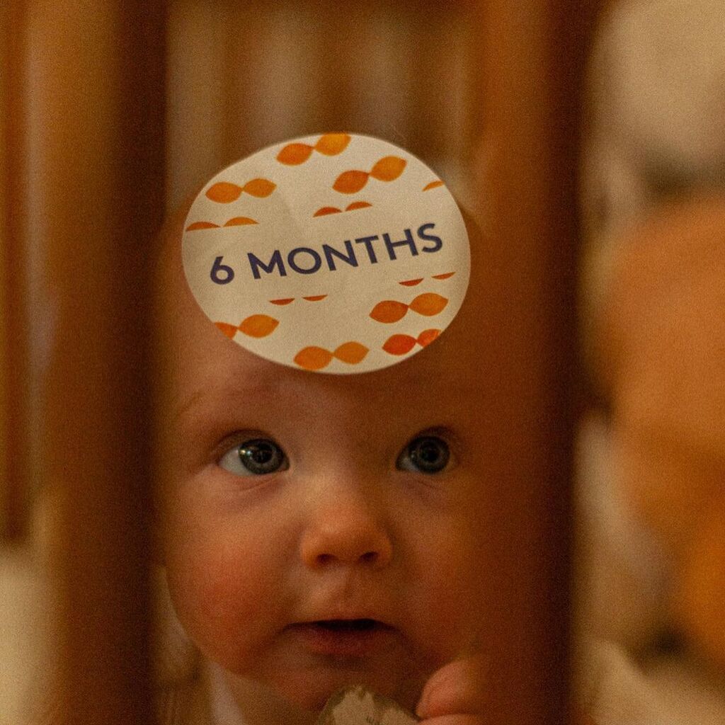 Ο γιος γνωστού Έλληνα ηθοποιού έγινε 6 μηνών (pics)